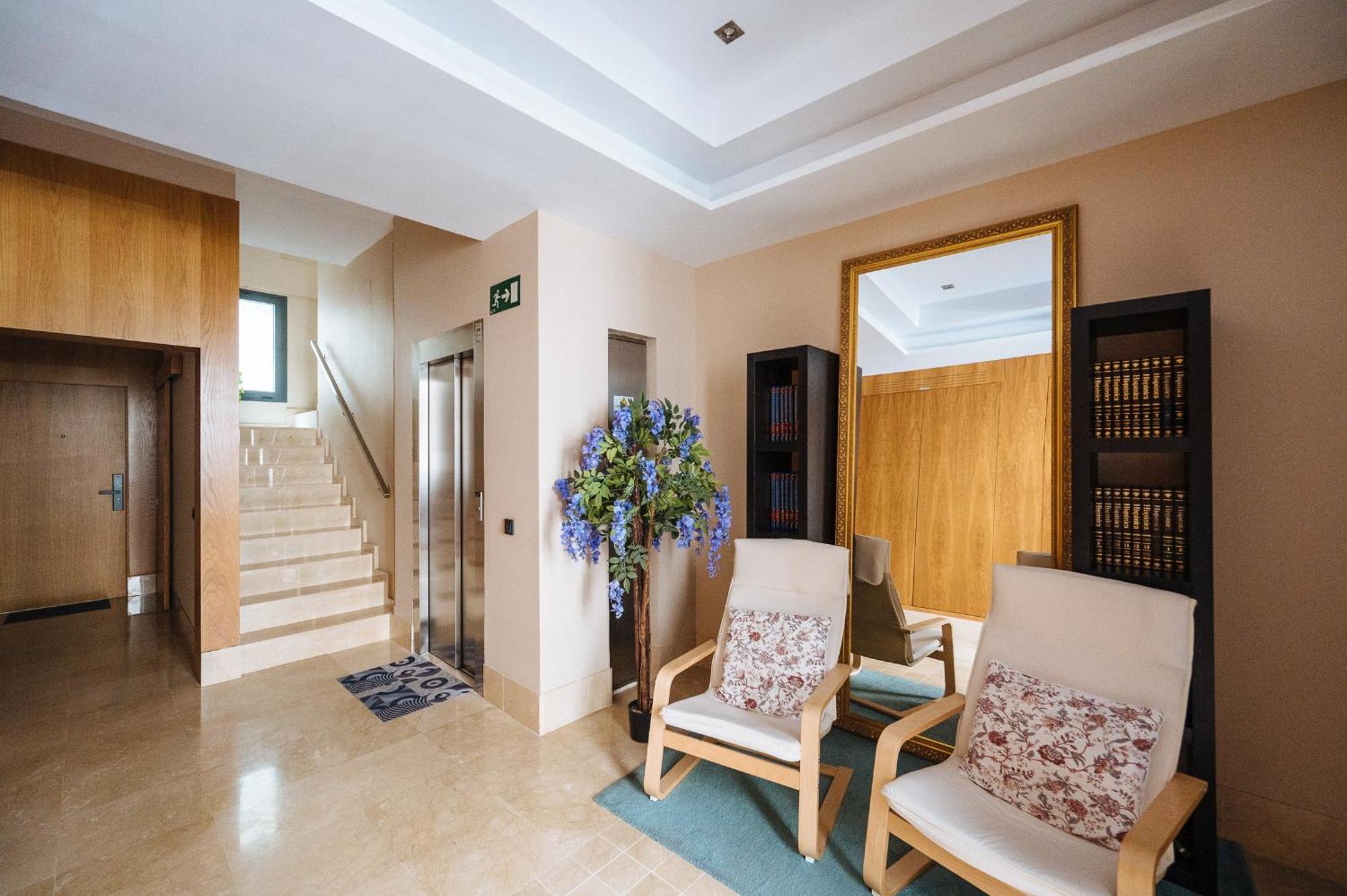Elegant Duplex 3 Master Bedrooms And Private Севилья Экстерьер фото